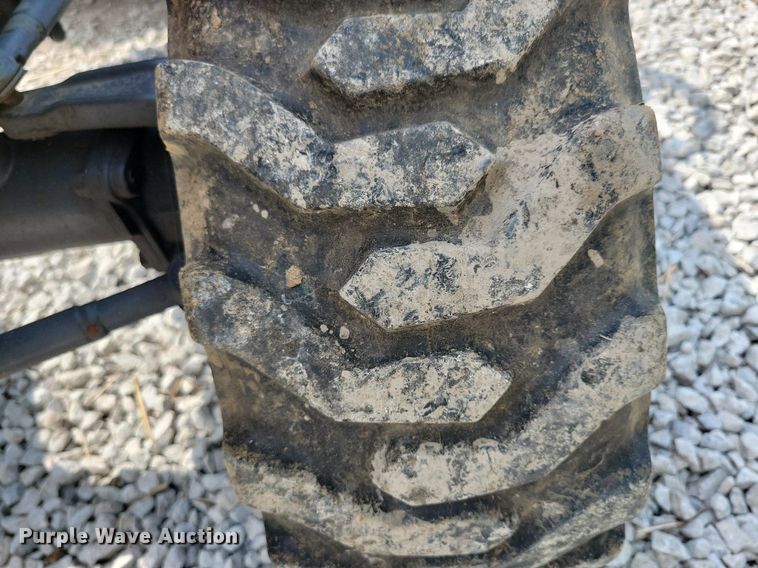 image for item DR4323 Kubota B2320 MFWD tractor