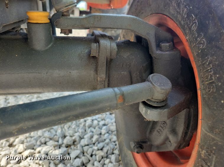 image for item DR4323 Kubota B2320 MFWD tractor