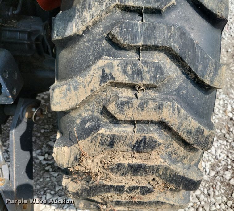 image for item DR4323 Kubota B2320 MFWD tractor