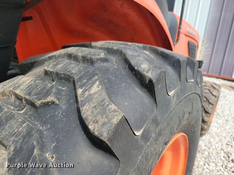 image for item DR4323 Kubota B2320 MFWD tractor