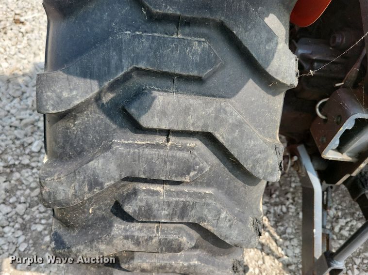 image for item DR4323 Kubota B2320 MFWD tractor