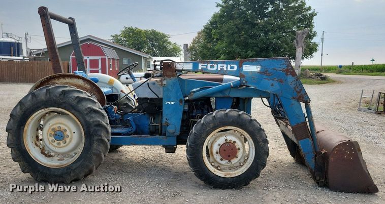 image for item DR4324 Ford 3930 tractor