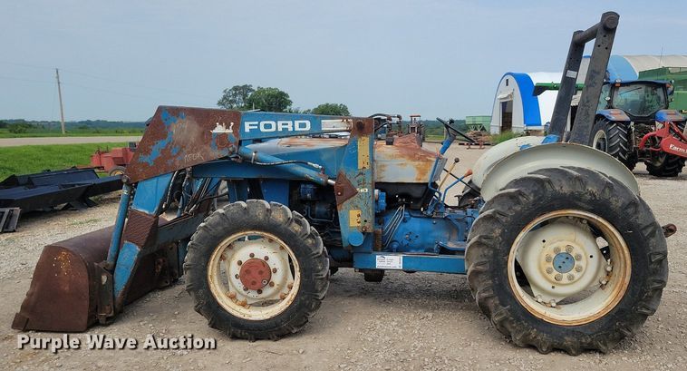 image for item DR4324 Ford 3930 tractor
