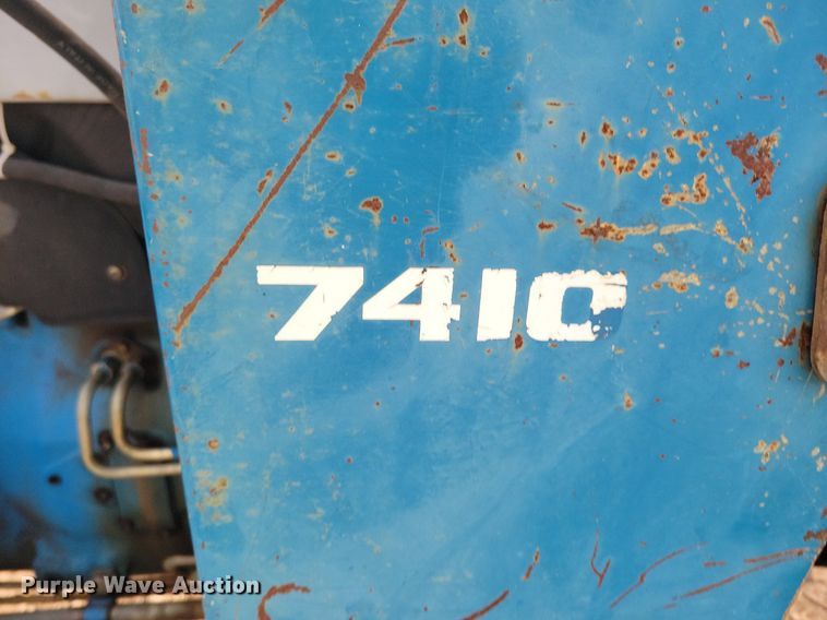 image for item DR4324 Ford 3930 tractor