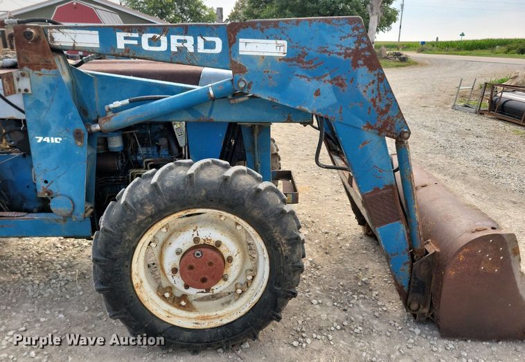 image for item DR4324 Ford 3930 tractor