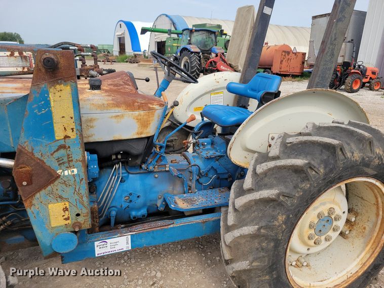 image for item DR4324 Ford 3930 tractor