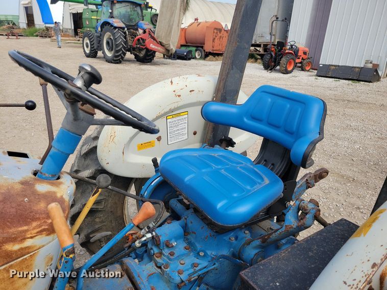 image for item DR4324 Ford 3930 tractor
