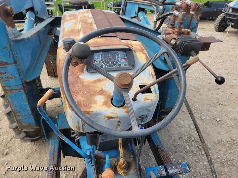 image for item DR4324 Ford 3930 tractor