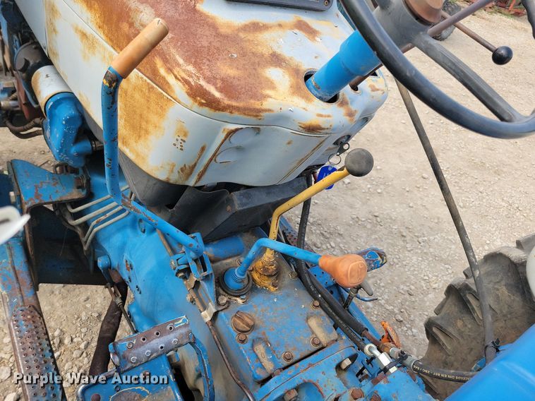 image for item DR4324 Ford 3930 tractor