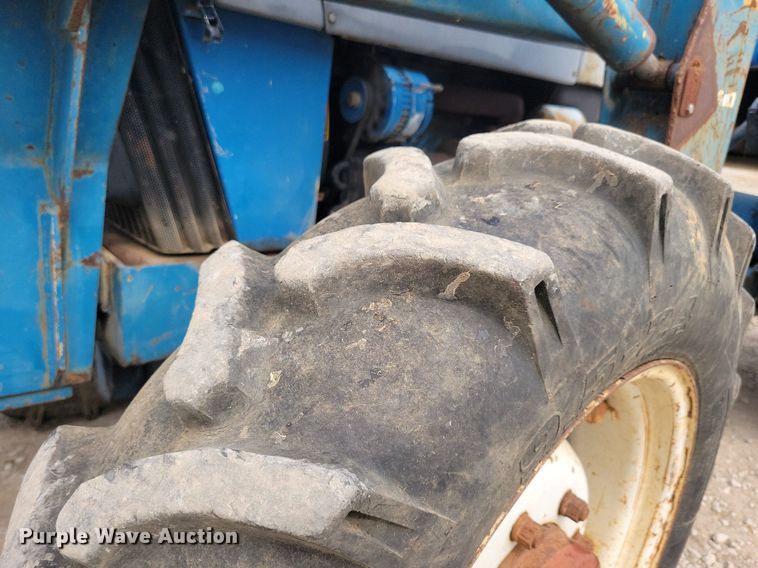 image for item DR4324 Ford 3930 tractor