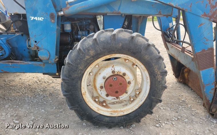image for item DR4324 Ford 3930 tractor