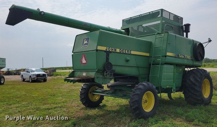 image for item DR4325 1984 John Deere Turbo 7720 combine