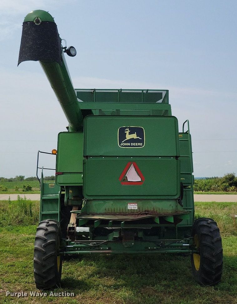 image for item DR4325 1984 John Deere Turbo 7720 combine