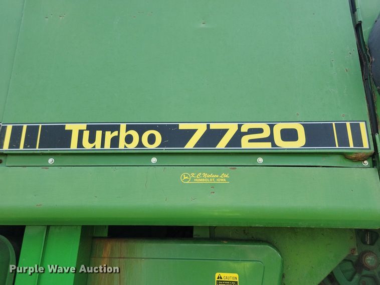 image for item DR4325 1984 John Deere Turbo 7720 combine