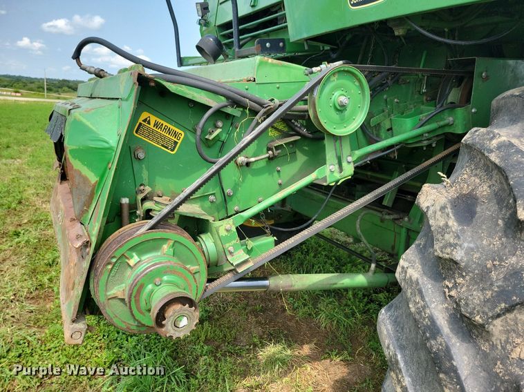 image for item DR4325 1984 John Deere Turbo 7720 combine