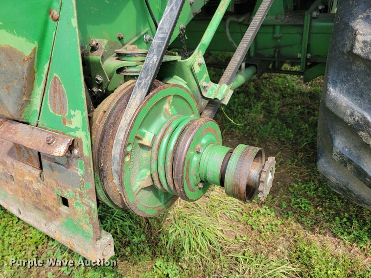 image for item DR4325 1984 John Deere Turbo 7720 combine