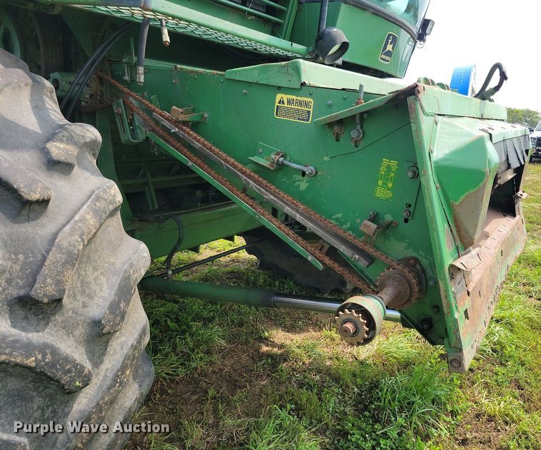 image for item DR4325 1984 John Deere Turbo 7720 combine