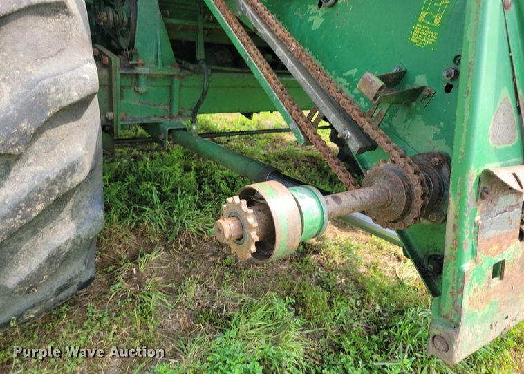 image for item DR4325 1984 John Deere Turbo 7720 combine