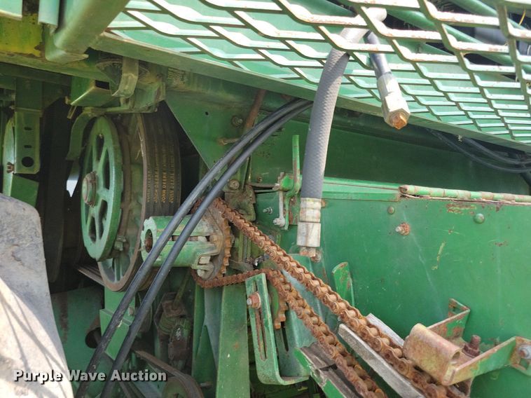 image for item DR4325 1984 John Deere Turbo 7720 combine