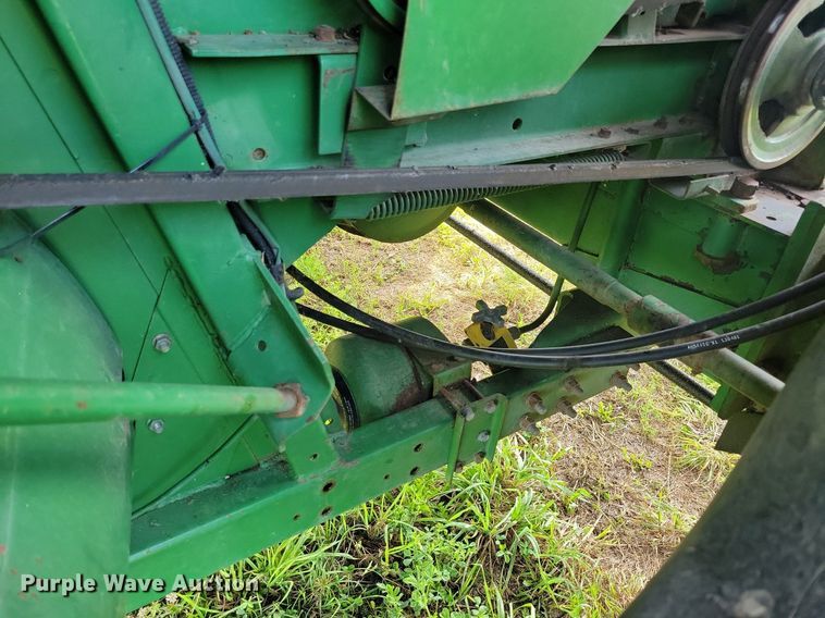 image for item DR4325 1984 John Deere Turbo 7720 combine