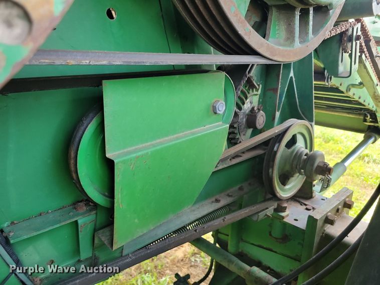 image for item DR4325 1984 John Deere Turbo 7720 combine