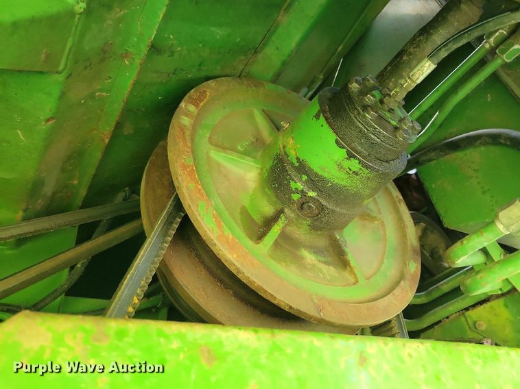 image for item DR4325 1984 John Deere Turbo 7720 combine