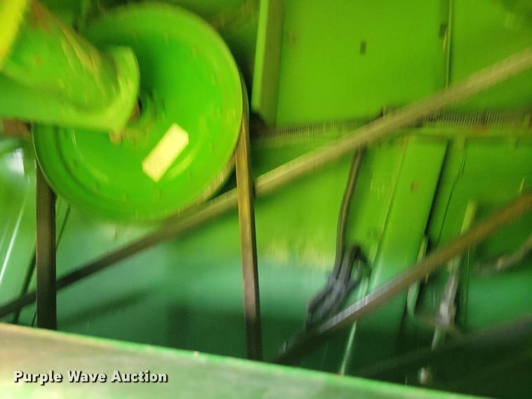 image for item DR4325 1984 John Deere Turbo 7720 combine