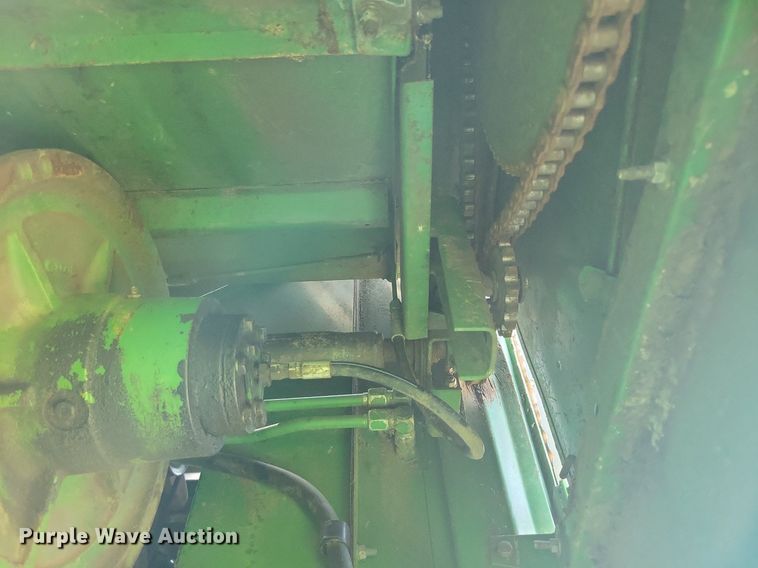 image for item DR4325 1984 John Deere Turbo 7720 combine