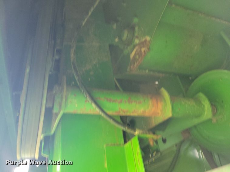 image for item DR4325 1984 John Deere Turbo 7720 combine