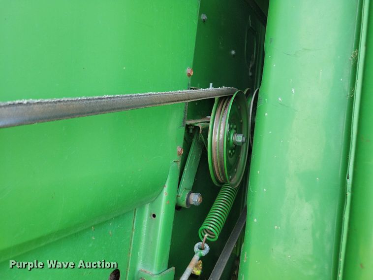 image for item DR4325 1984 John Deere Turbo 7720 combine