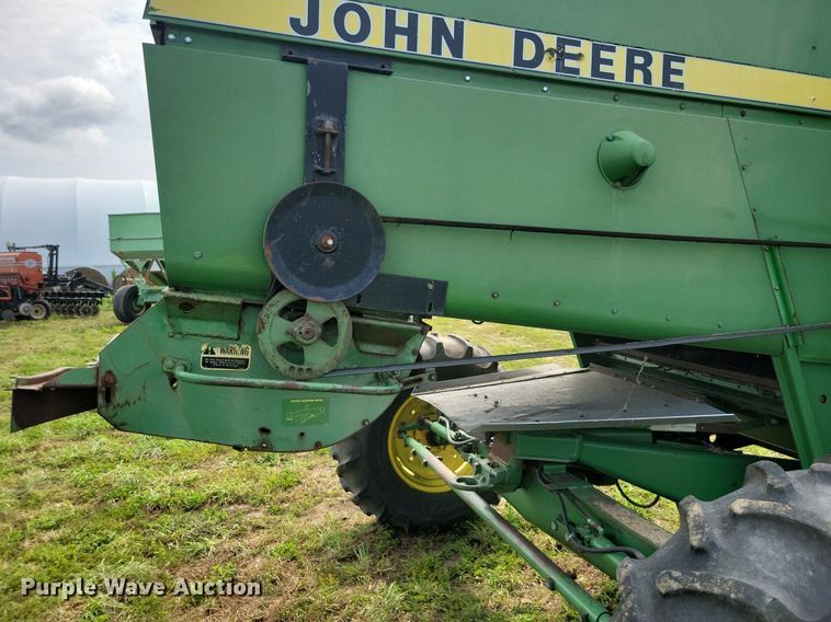 image for item DR4325 1984 John Deere Turbo 7720 combine