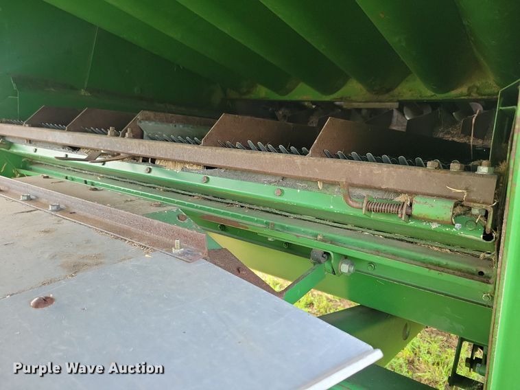 image for item DR4325 1984 John Deere Turbo 7720 combine