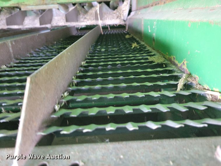 image for item DR4325 1984 John Deere Turbo 7720 combine