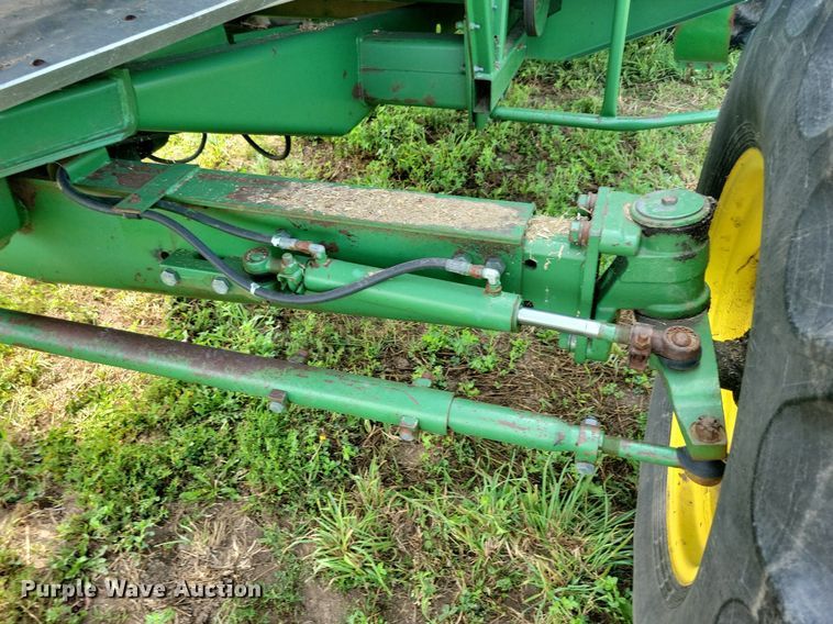 image for item DR4325 1984 John Deere Turbo 7720 combine