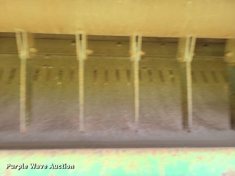 image for item DR4325 1984 John Deere Turbo 7720 combine