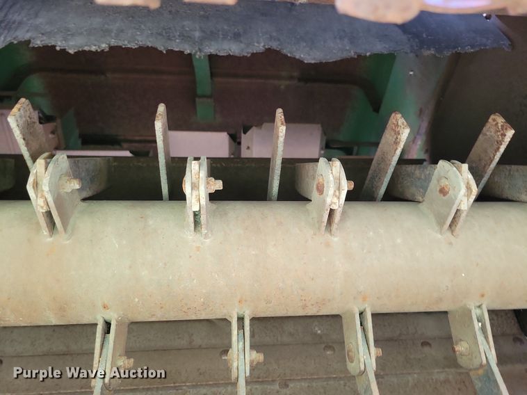 image for item DR4325 1984 John Deere Turbo 7720 combine