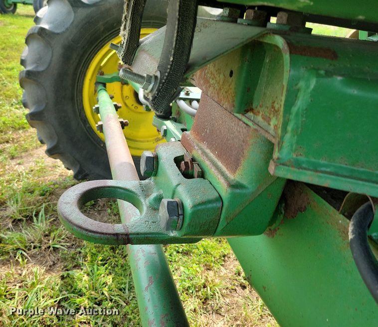 image for item DR4325 1984 John Deere Turbo 7720 combine