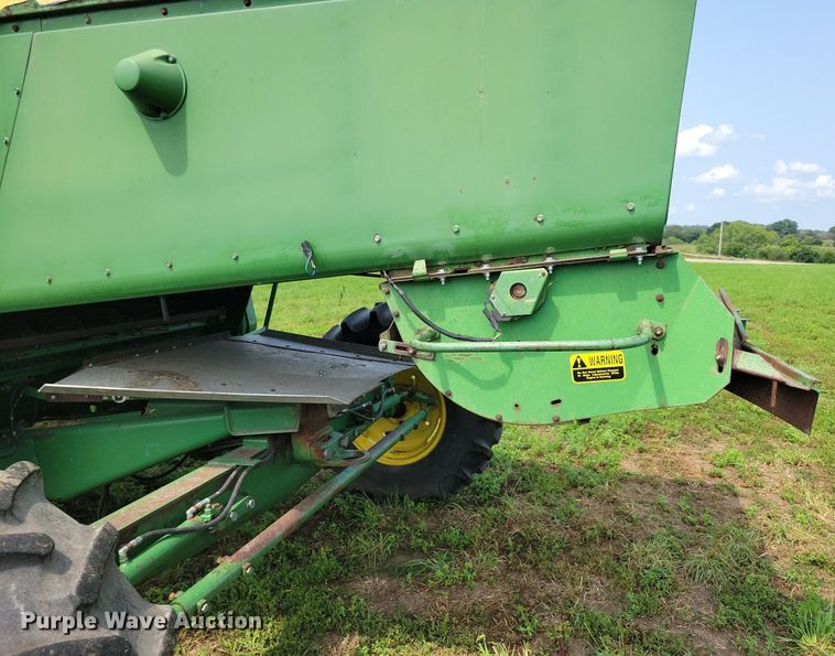 image for item DR4325 1984 John Deere Turbo 7720 combine