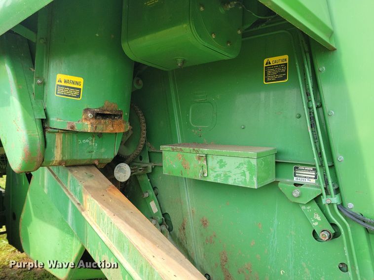 image for item DR4325 1984 John Deere Turbo 7720 combine