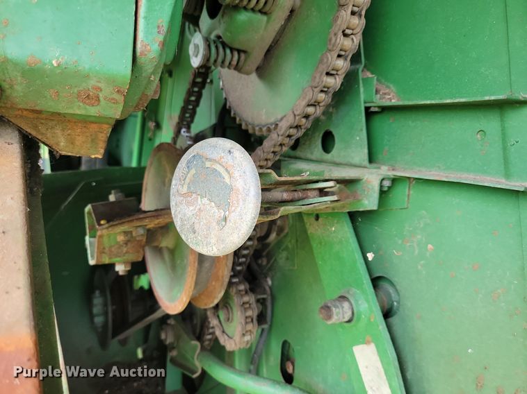 image for item DR4325 1984 John Deere Turbo 7720 combine