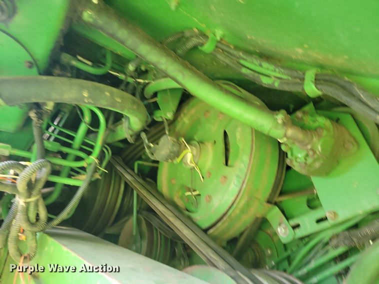 image for item DR4325 1984 John Deere Turbo 7720 combine
