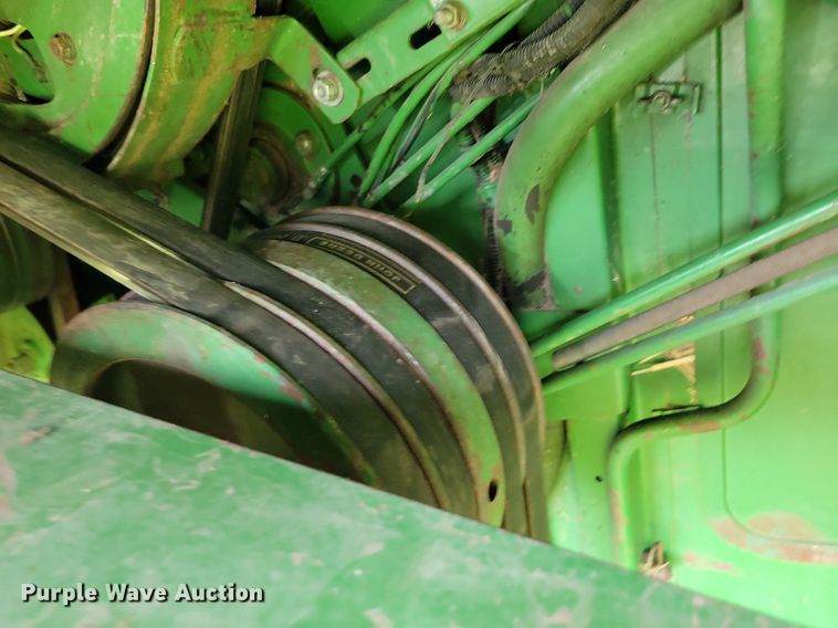 image for item DR4325 1984 John Deere Turbo 7720 combine