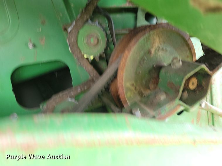 image for item DR4325 1984 John Deere Turbo 7720 combine