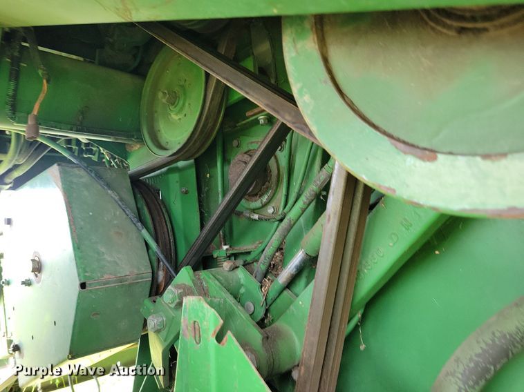 image for item DR4325 1984 John Deere Turbo 7720 combine
