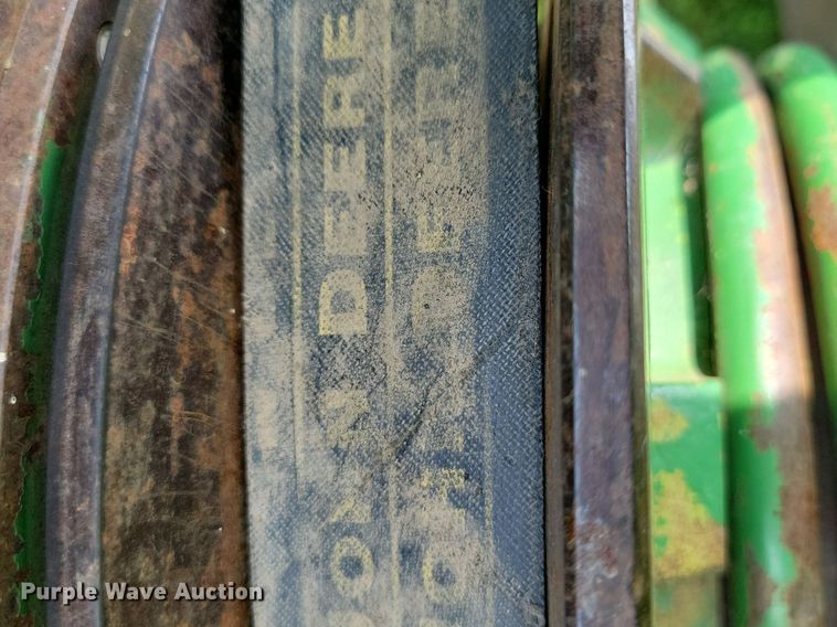 image for item DR4325 1984 John Deere Turbo 7720 combine