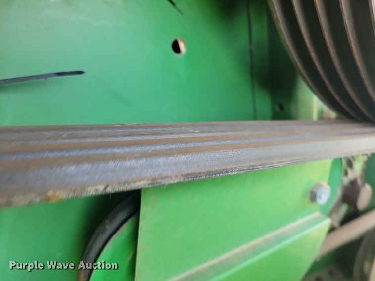 image for item DR4325 1984 John Deere Turbo 7720 combine