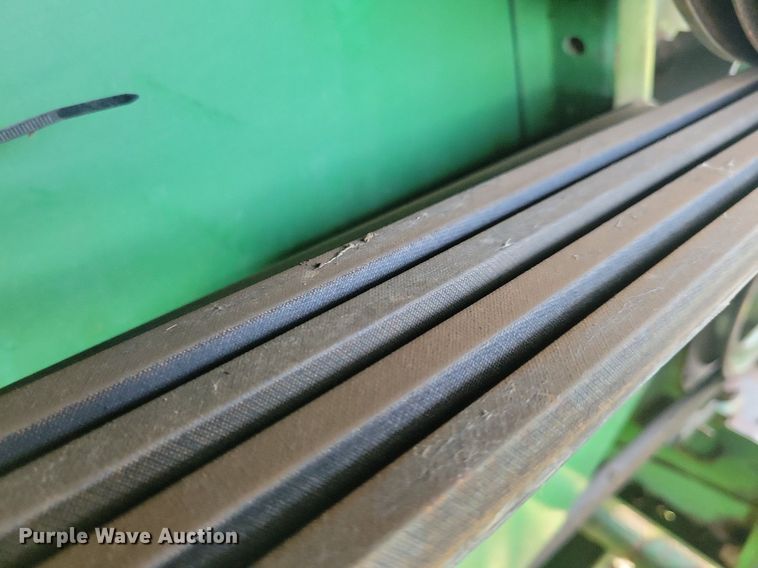 image for item DR4325 1984 John Deere Turbo 7720 combine