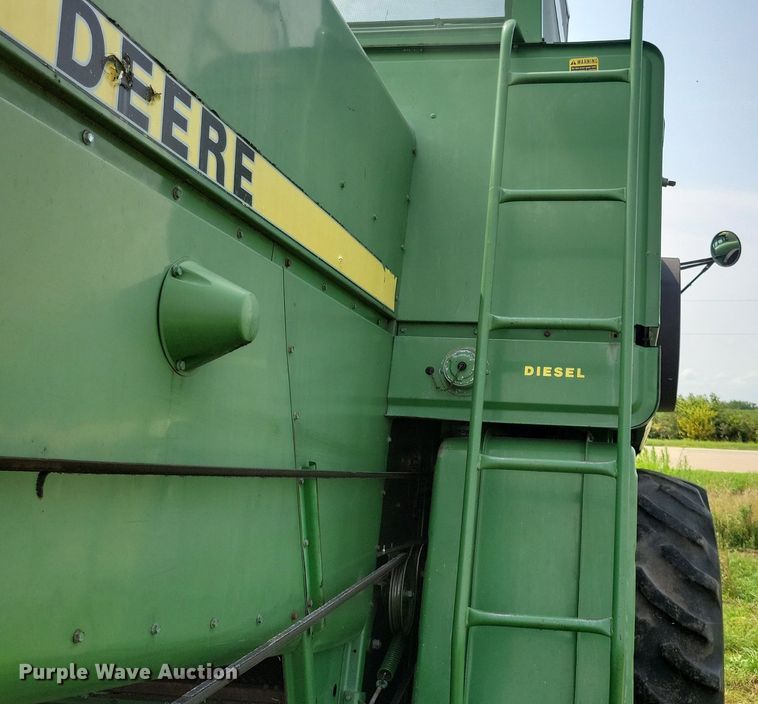 image for item DR4325 1984 John Deere Turbo 7720 combine