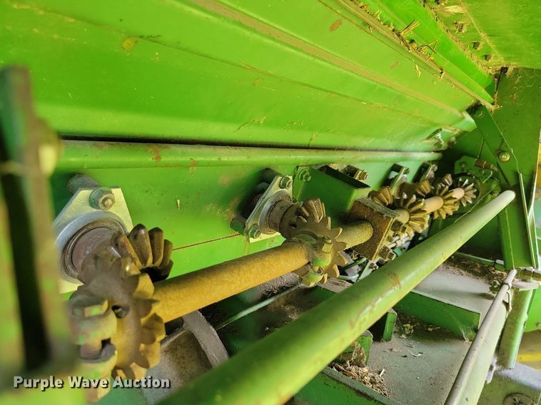 image for item DR4325 1984 John Deere Turbo 7720 combine