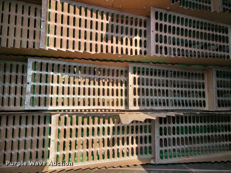 image for item DR4325 1984 John Deere Turbo 7720 combine